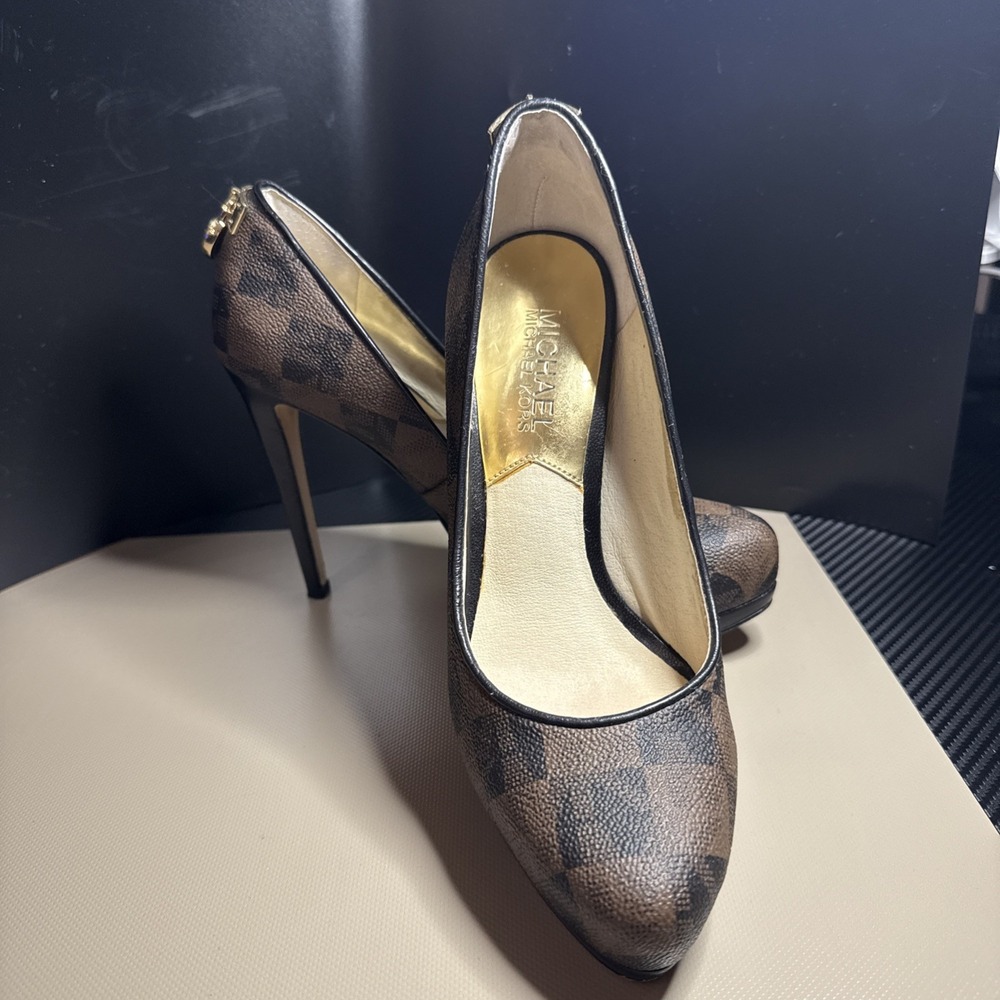 Michael Kors Hamilton MK Padlock Pumps Black Brown Checkered 5" Heels 5.5